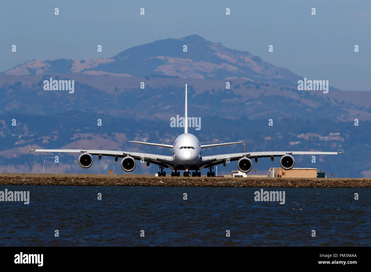 Airbus A380-861 (F-HPJG) operati da Air France di rullaggio, Aeroporto Internazionale di San Francisco (KSFO), San Francisco, California, Stati Uniti d'America Foto Stock