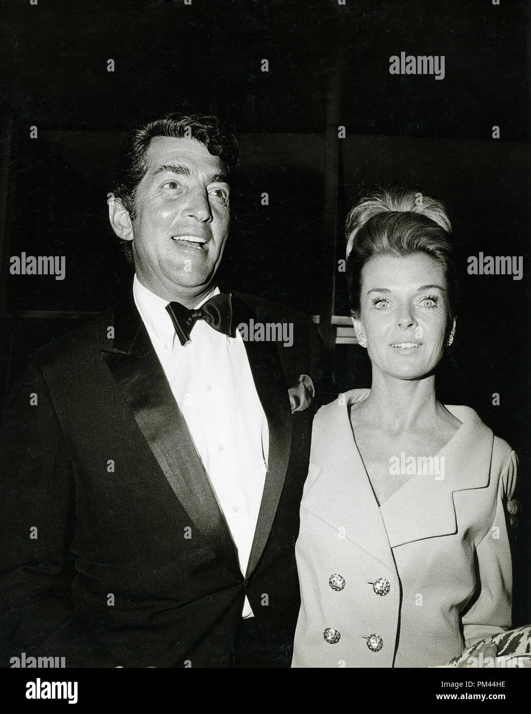 Dean Martin e la moglie Jeanne Martin, circa 1964. Riferimento al file #1023 016THA © CCR /Hollywood Archivio - Tutti i diritti riservati. Foto Stock