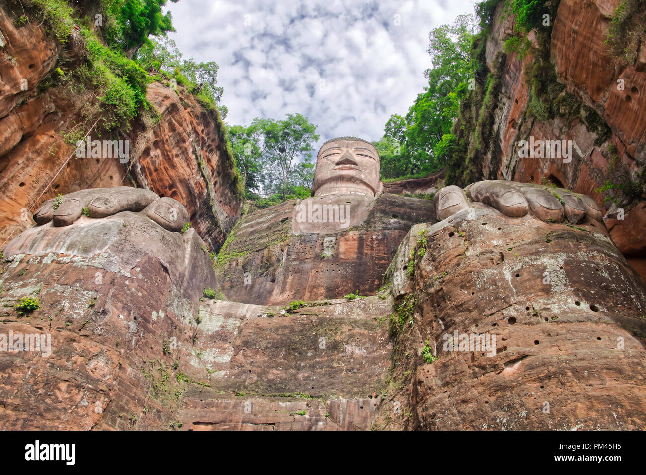 Leshan Buddha gigante è un 71 metro di altezza statua di pietra. Si tratta di un elemento sempre presente nella città del patrimonio piani. Lo splendore delle antiche meraviglie. Foto Stock