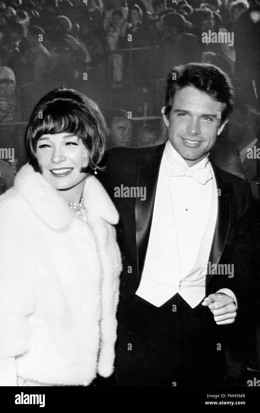 Shirley McLaine con suo fratello Warren Beatty, aprile18,1966, Alla trentottesima annuale di Academy Awards. Riferimento al file #1038 007THA © CCR /Hollywood Archivio - Tutti i diritti riservati. Foto Stock