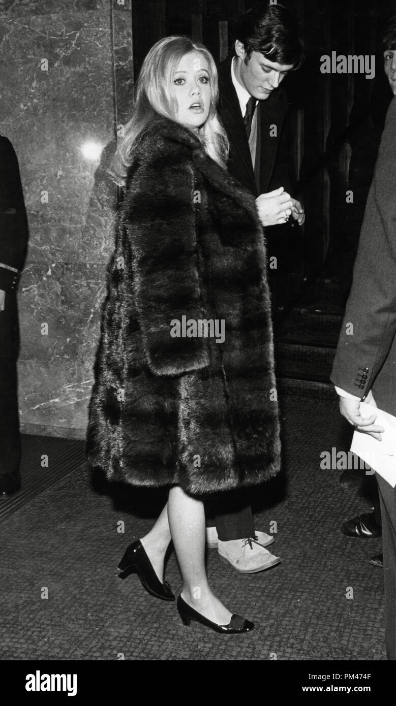 Hayley Mills alla premiere di 'famiglia modo' Dicembre 1966 Riferimento File # 1100 007THA Foto Stock