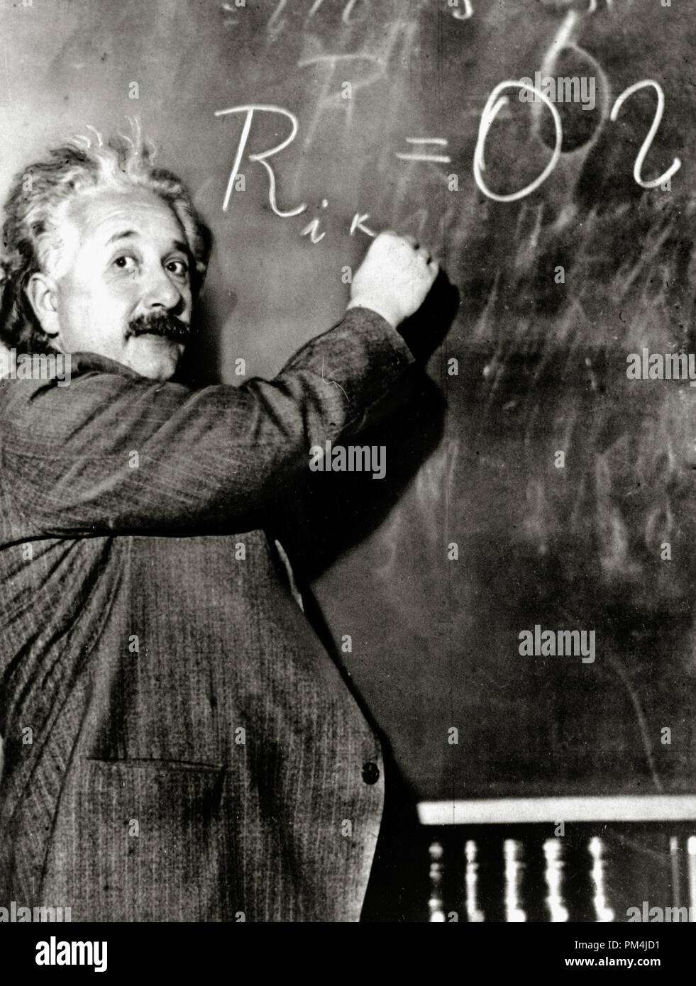 Albert einstein blackboard immagini e fotografie stock ad alta