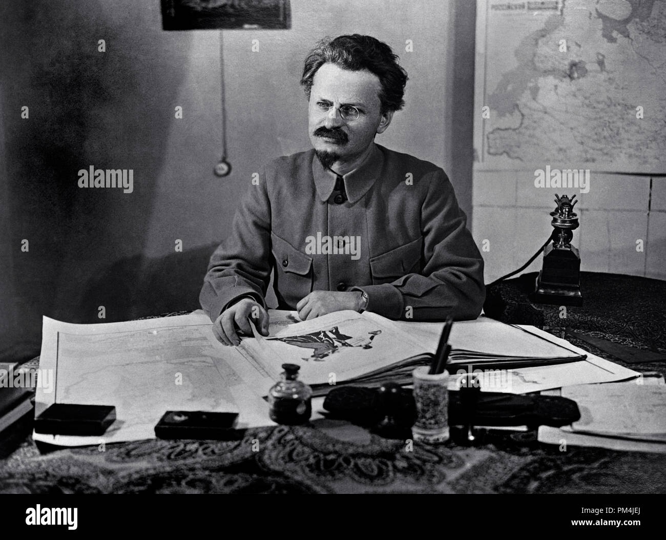 Rivoluzionario russo, leader politici e autore Leon Trotsky. Trotsky fu uno dei responsabili centrali della rivoluzione russa, circa 1922 Riferimento File # 1003 691THA Foto Stock