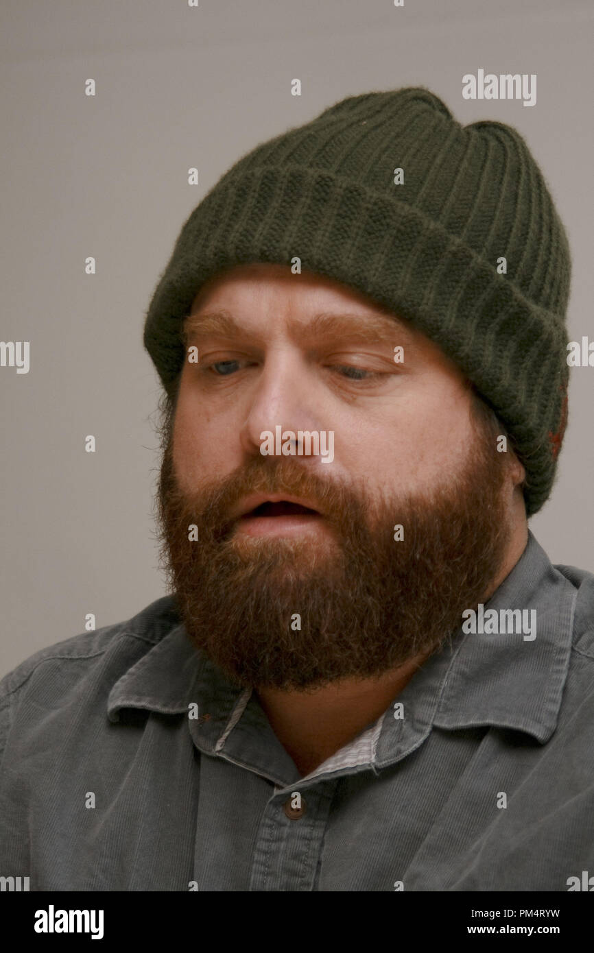 Zach Galifianakis 'Due Data' Portrait Session, Ottobre 26, 2010. La riproduzione da parte di American tabloid è assolutamente vietato. Riferimento al file # 30677 001CCR per solo uso editoriale - Tutti i diritti riservati Foto Stock