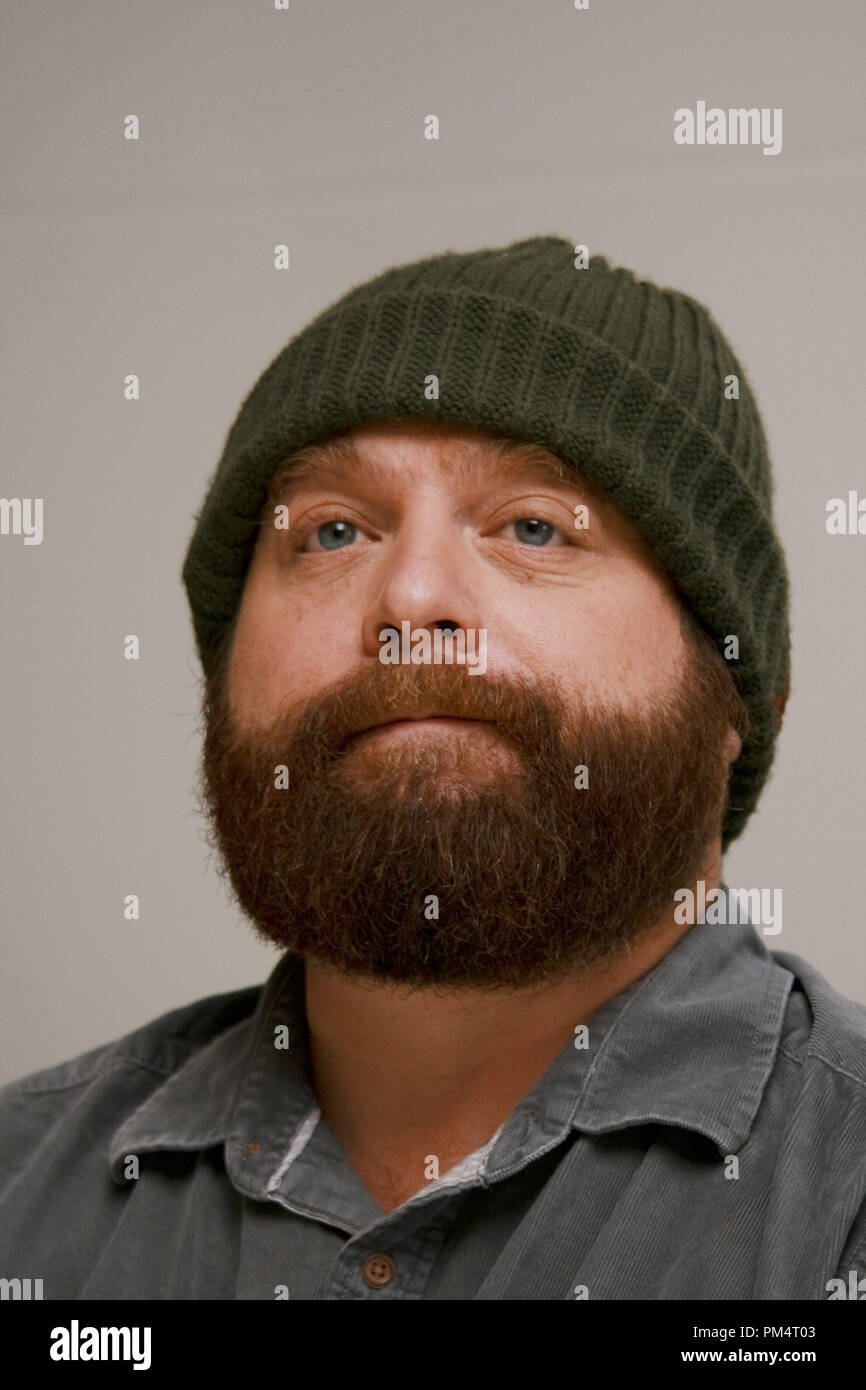 Zach Galifianakis 'Due Data' Portrait Session, Ottobre 26, 2010. La riproduzione da parte di American tabloid è assolutamente vietato. Riferimento al file # 30677 002CCR per solo uso editoriale - Tutti i diritti riservati Foto Stock