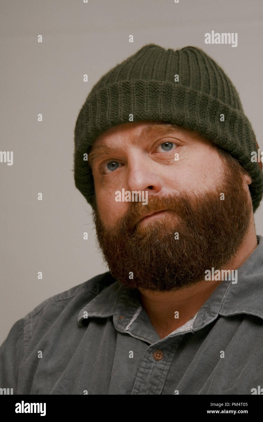 Zach Galifianakis 'Due Data' Portrait Session, Ottobre 26, 2010. La riproduzione da parte di American tabloid è assolutamente vietato. Riferimento al file # 30677 004CCR per solo uso editoriale - Tutti i diritti riservati Foto Stock