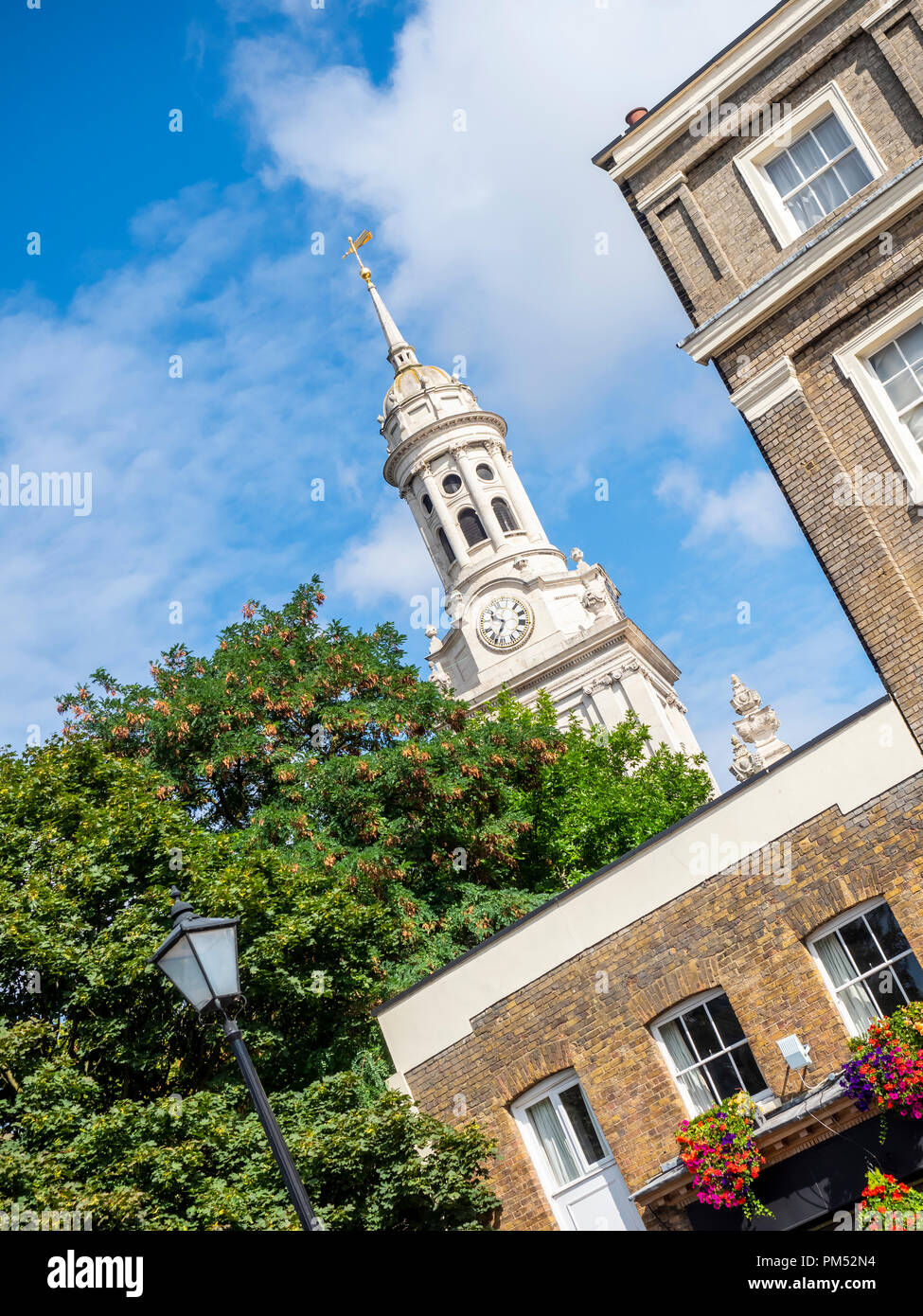 LONDRA, Regno Unito - 25 AGOSTO 2018: Il campanile della chiesa di St Alfege a Greenwich Foto Stock