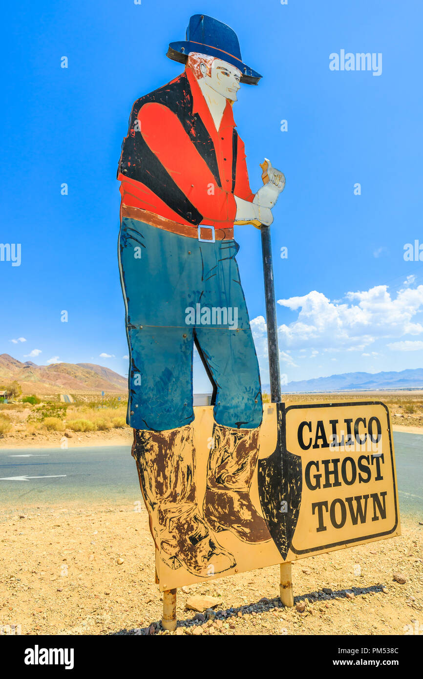 Il calicò, California, Stati Uniti - Agosto 15, 2018: segno di un vecchio minatore a Calico Ghost Town entrata in San Bernardino County, California Meridionale situato in Calico area di montagne e Deserto Mojave. Foto Stock