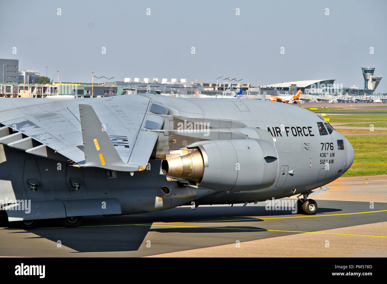 US Air Force cargo aereo Boeing C17 in aeroporto Helsinki-Vantaa al momento della riunione dei presidenti. 17.07.2018 Vantaa, Finlandia. Foto Stock