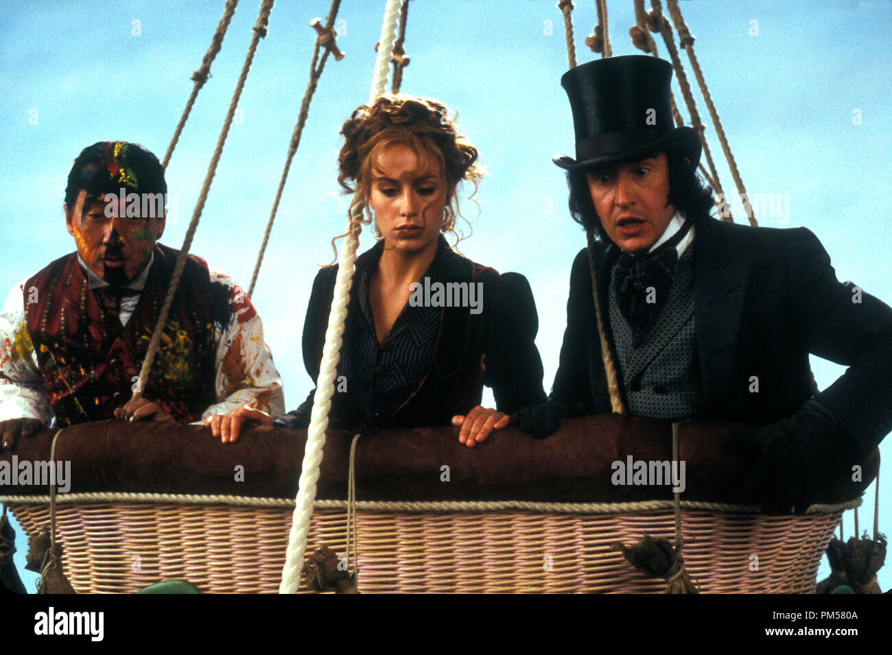 Film still da "il giro del mondo in 80 giorni" Jackie Chan, Cecile De France, Steve Coogan © 2004 Buena Vista File di riferimento # 30735491THA per solo uso editoriale - Tutti i diritti riservati Foto Stock