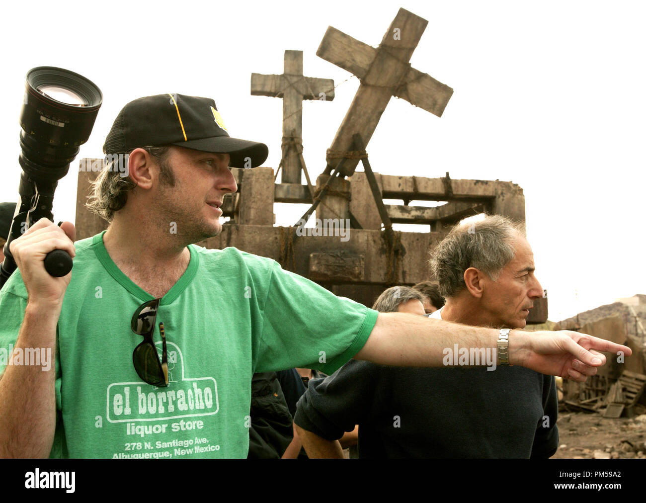 Studio Pubblicità ancora da "Constantine' Direttore Francis Lawrence, direttore della fotografia Philippe Rousselot © 2005 Warner Brothers Foto di David James Riferimento File # 307362241THA per solo uso editoriale - Tutti i diritti riservati Foto Stock