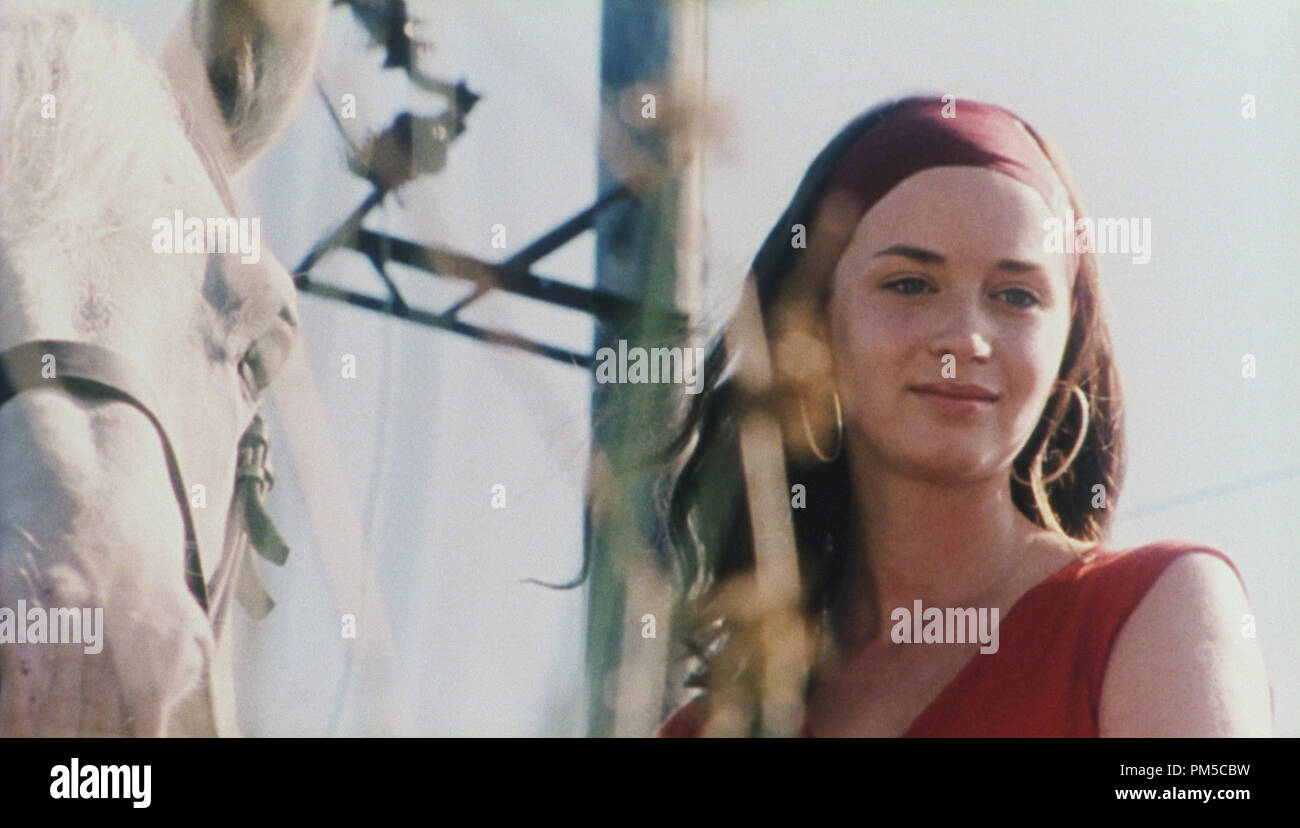 Film still da 'My Summer of Love" Emily Blunt © 2004 Focus Features Photo credit: Ryszard Lenczewski Foto Stock