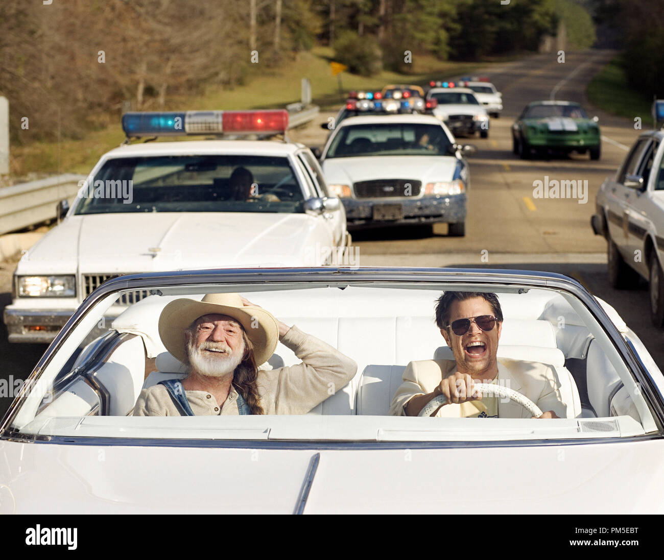 Film still / Pubblicità ancora da "duchi di Hazzard" Willie Nelson, Johnny Knoxville © 2005 Warner Brothers Photo credit: Sam Emerson Riferimento File # 30736888THA per solo uso editoriale - Tutti i diritti riservati Foto Stock