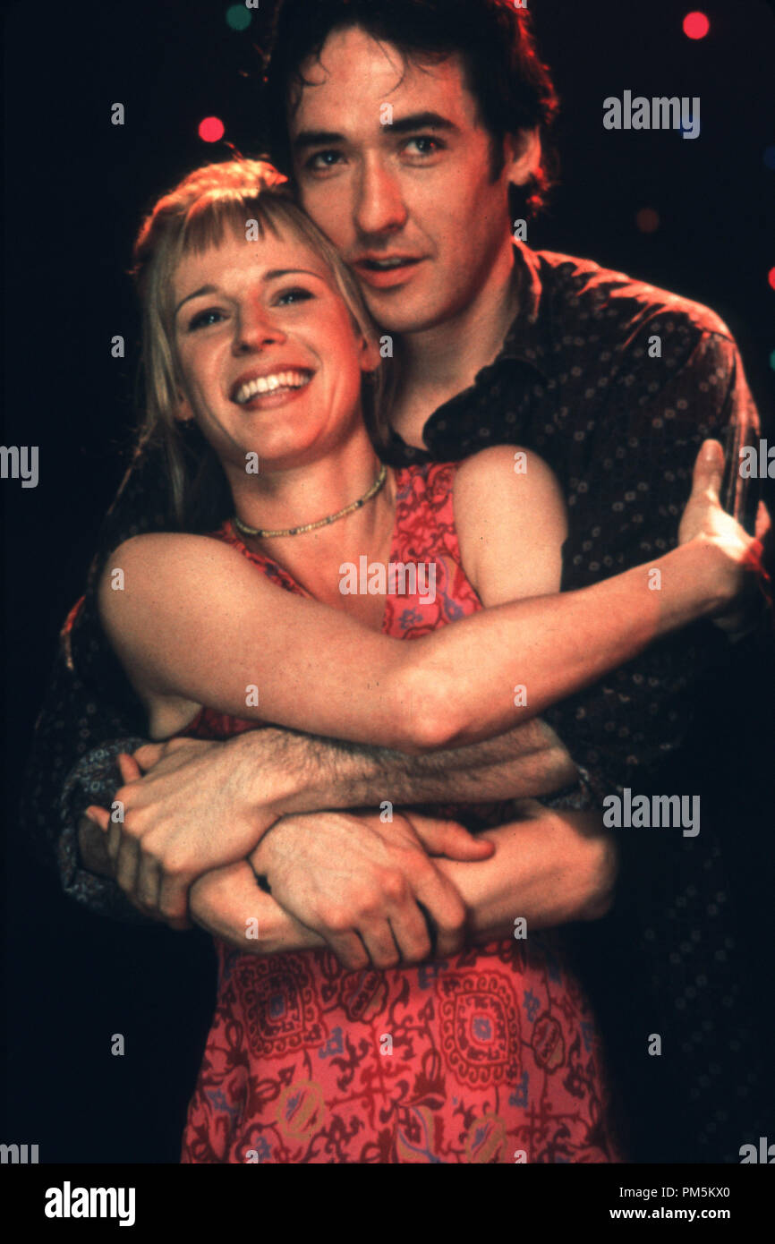 Film still / Pubblicità foto da "Alta fedeltà " John Cusack, Iben Hjejle © 2000 Touchstone Photo credit: Melissa Moseley Riferimento File # 30846433THA per solo uso editoriale - Tutti i diritti riservati Foto Stock