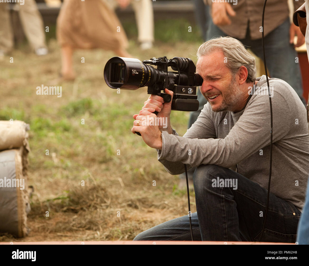 Acqua per gli elefanti Direttore Francis Lawrence linee fino a shot sul set di acqua per gli elefanti. Foto Stock