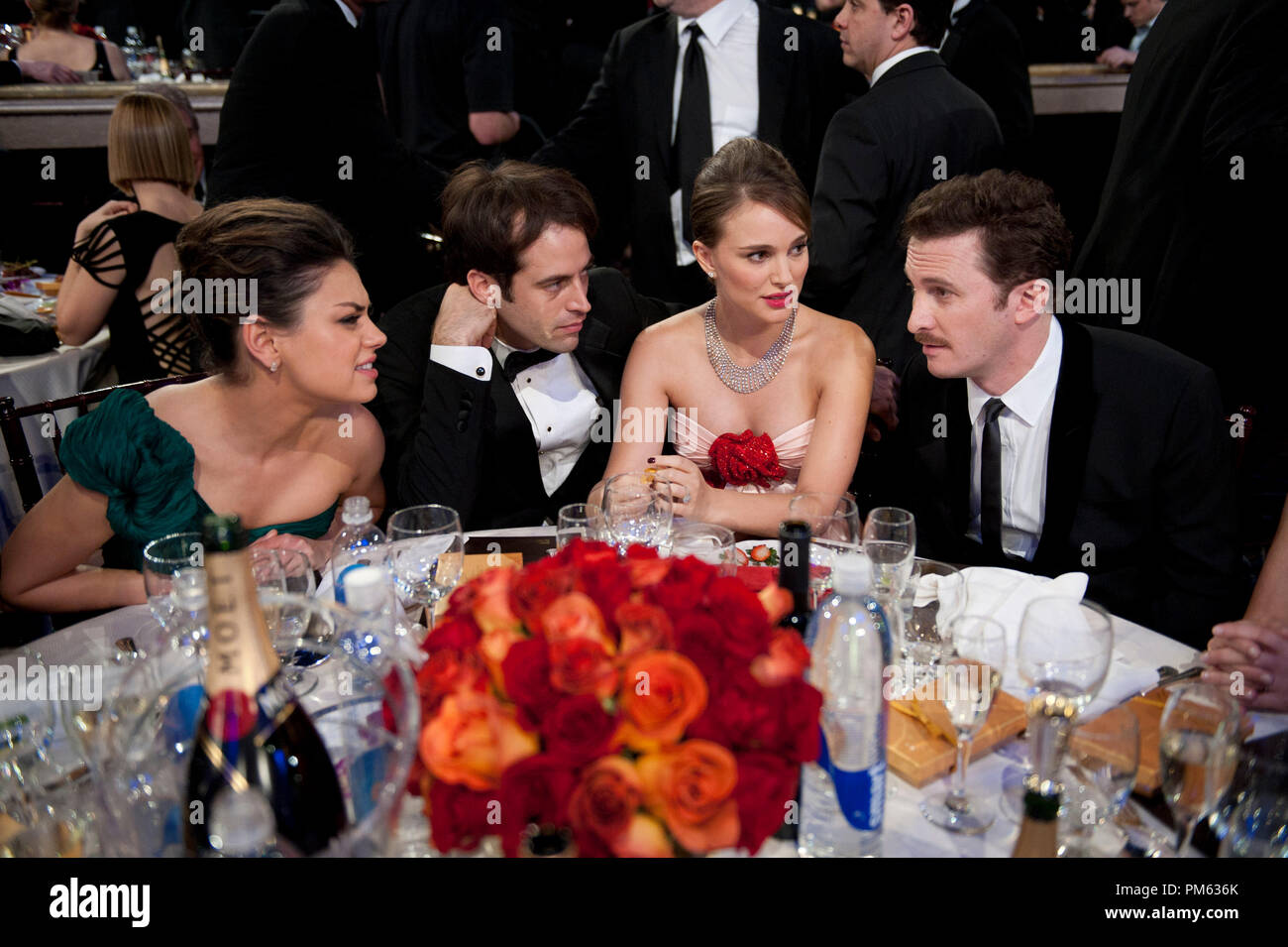 Mila Kunis (sinistra), Benjamin Millepied (al centro a sinistra), Natalie Portman (al centro a destra) e Darren Aronofsky a sessantottesima Annuale di Golden Globe Awards presso il Beverly Hilton di Beverly Hills, CA domenica 16 gennaio, 2011. Foto Stock