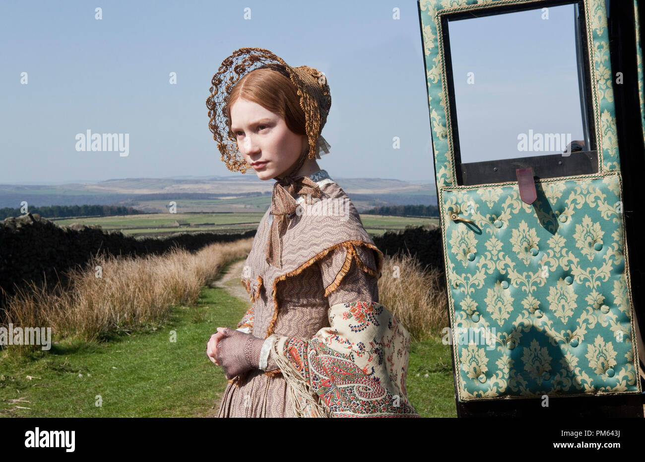 Mia Wasikowska stelle come il carattere del titolo del dramma romantico Jane Eyre, un Focus Features release Foto Stock