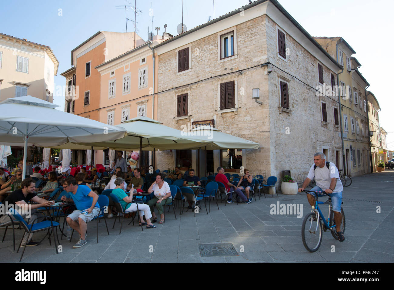 Pula, città costiera situata sulla penisola istriana sulla northern costa adriatica croata, Europa Foto Stock