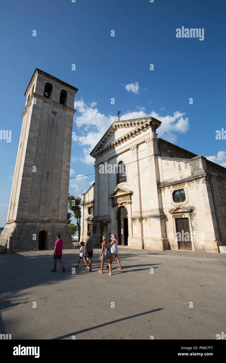 Pula, città costiera situata sulla penisola istriana sulla northern costa adriatica croata, Europa Foto Stock