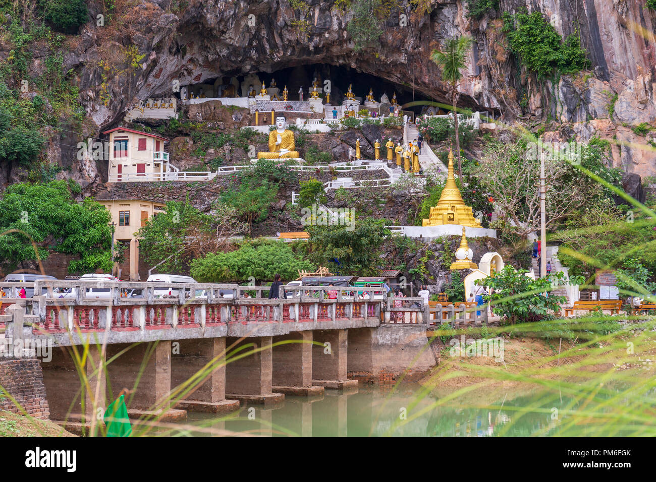 Ingresso alla Grotta Yathaypyan, Hpa Un, Myanamar Foto Stock