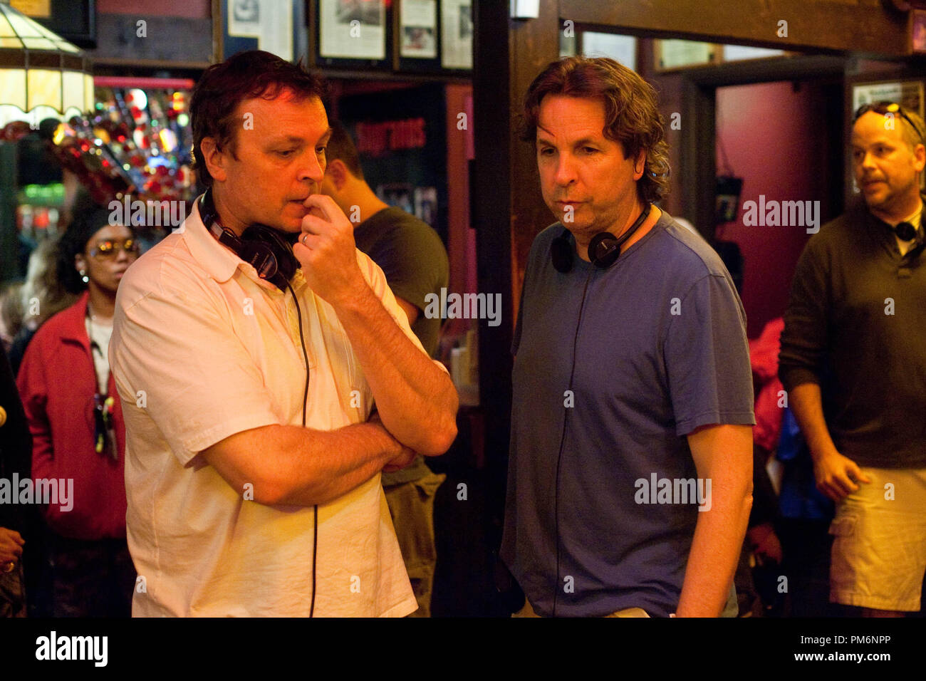 (L-r) Peter Farrelly e BOBBY FARRELLY, co-scrittori/amministrazione/produttori di New Line Cinema la commedia "HALL passa", una Warner Bros Foto di rilascio. Foto Stock