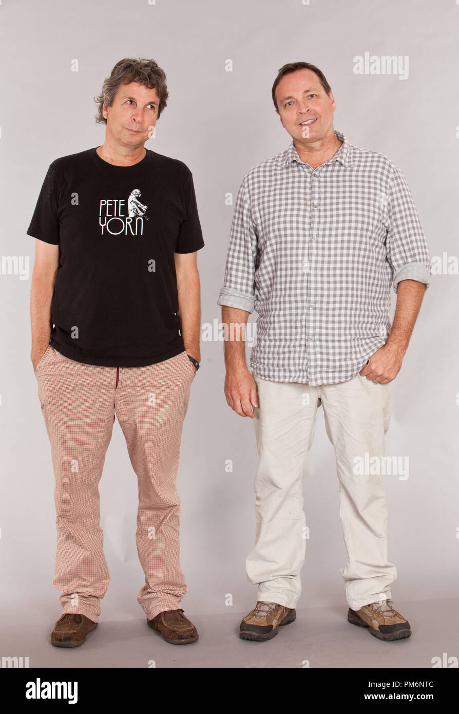 (L-r) Peter Farrelly e BOBBY FARRELLY, co-scrittori/amministrazione/produttori di New Line Cinema la commedia "HALL passa", una Warner Bros Foto di rilascio. Foto Stock