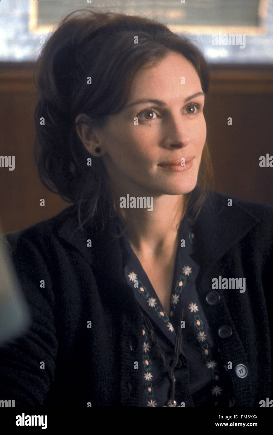 Film still / Pubblicità ancora da 'Mona Lisa Smile" Julia Roberts © 2003 Columbia Photo credit: Bob Marshak Riferimento File # 30753145THA per solo uso editoriale - Tutti i diritti riservati Foto Stock