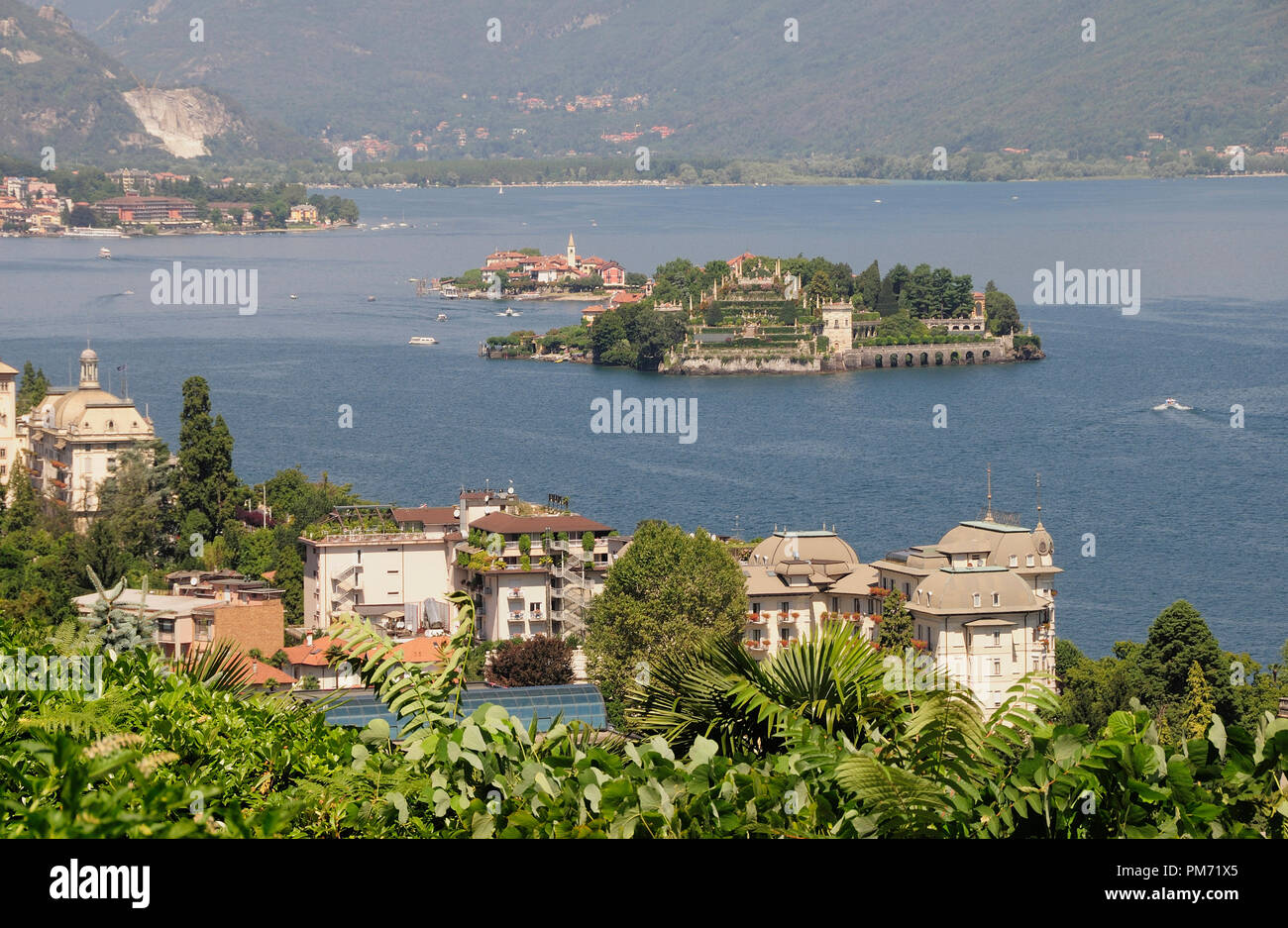 L'Italia, Piemonte, Lago Maggiore, vista delle Isole Borromee dal monte Mottarone. Foto Stock