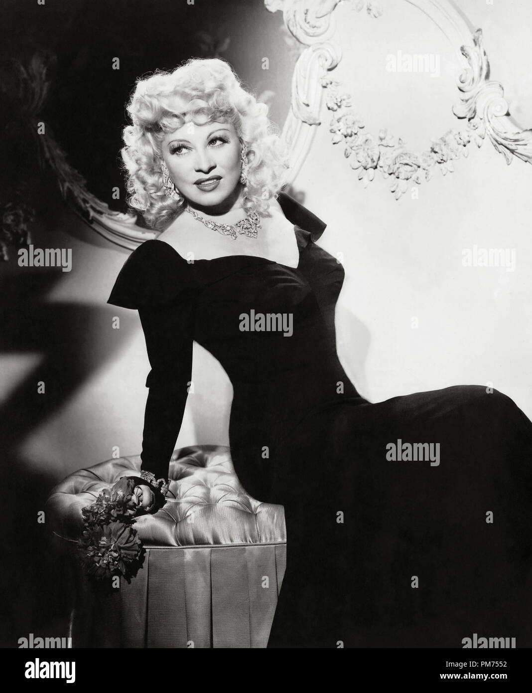 Mae West, 'Il Calore dell' 1943 Columbia Riferimento File # 30928 344THA Foto Stock