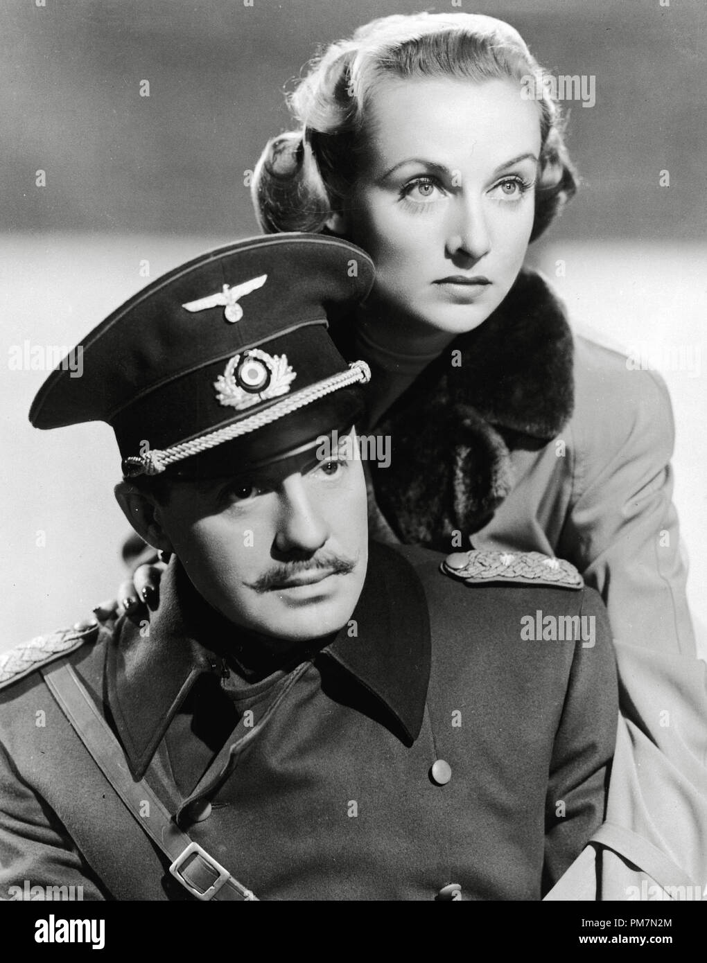 Jack Benny, Carole Lombard "Essere o non essere" 1942 United Artists Riferimento File # 31202 640 THA Foto Stock