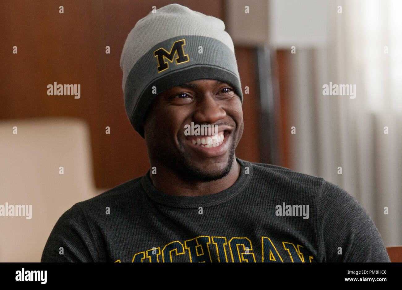 KEVIN HART come Doug nell'impegno quinquennale, la nuova commedia irriverente che reteams il regista e scrittore/star di Forgetting Sarah Marshall. Foto Stock