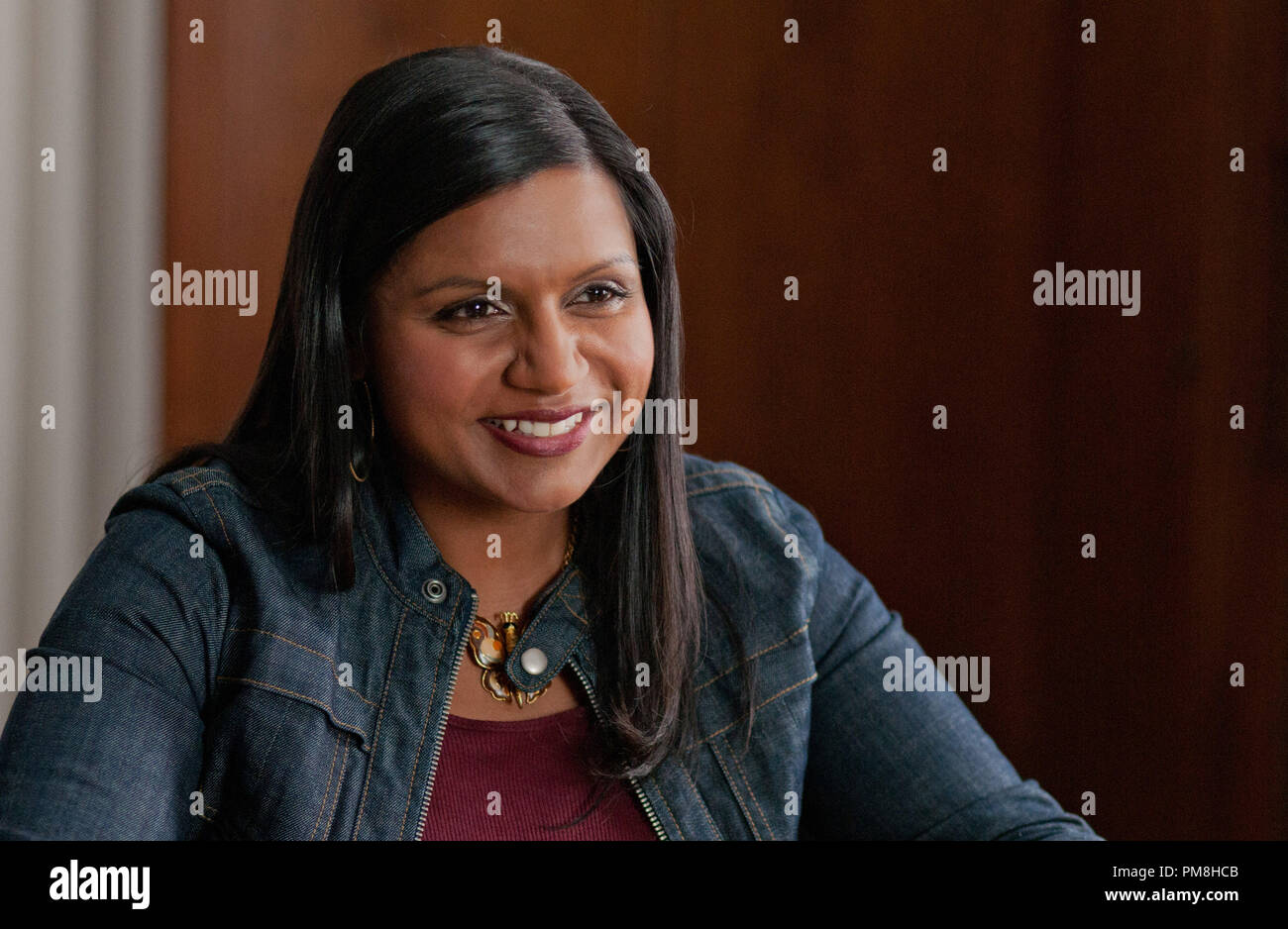 MINDY KALING come Vaneetha nell'impegno quinquennale, la nuova commedia irriverente che reteams il regista e scrittore/star di Forgetting Sarah Marshall. Foto Stock