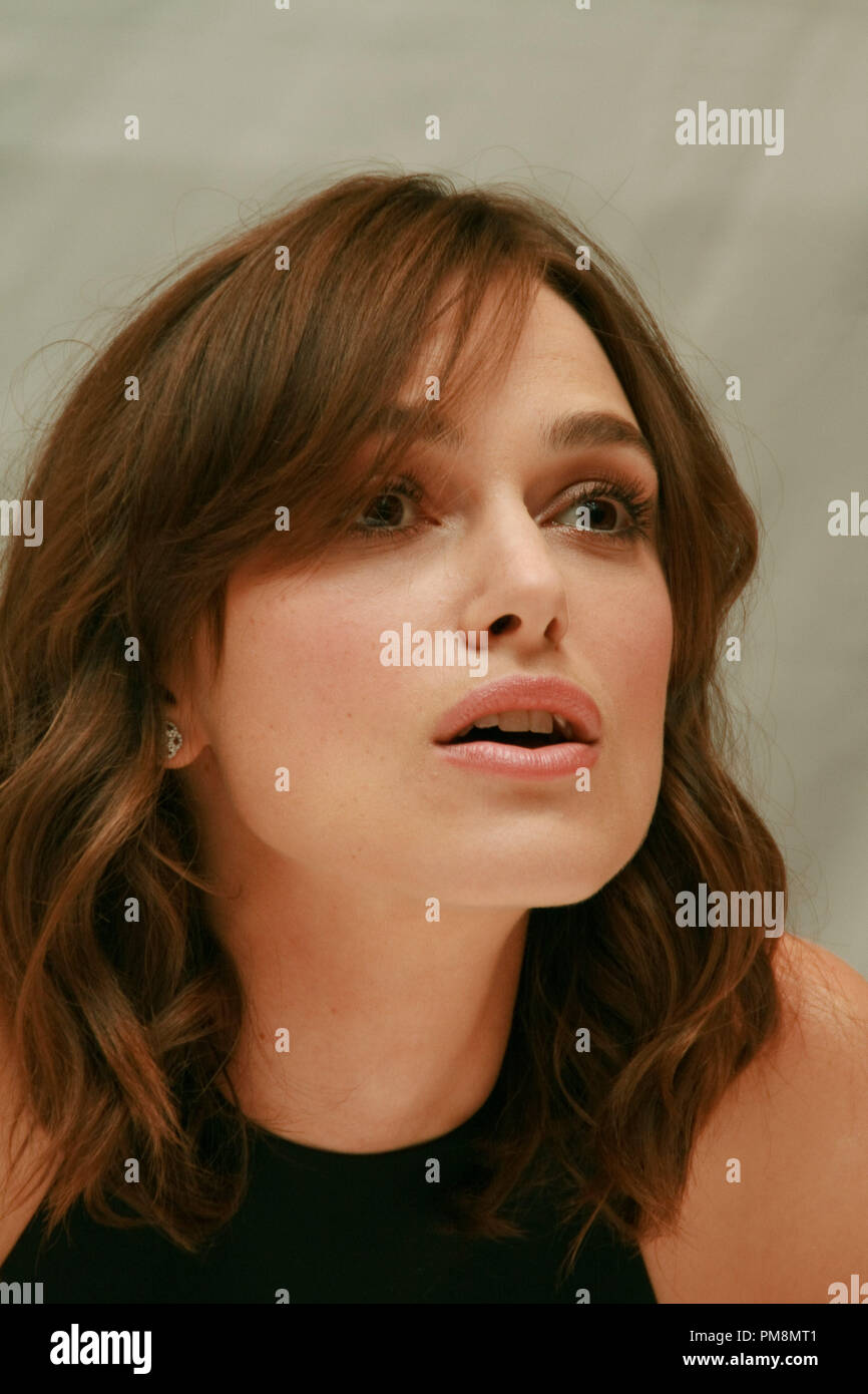 Keira Knightley 'Anna Karenina" Portrait Session, 9 settembre 2012. La riproduzione da parte di American tabloid è assolutamente vietato. Riferimento al file # 31668 004CCR per solo uso editoriale - Tutti i diritti riservati Foto Stock