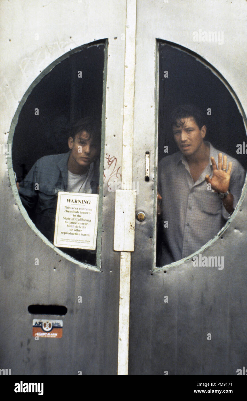 Film still o pubblicità ancora da 'in ritardo per la cena' Brian Wimmer e Peter Berg © 1991 Castle Rock Photo credit: Lorey Sebastian Tutti i diritti riservati Riferimento File # 31527102THA per solo uso editoriale Foto Stock