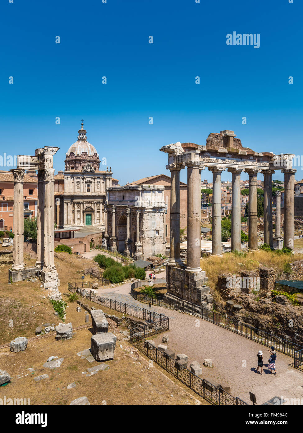 Vista del Foro Romano guardando ad Est, Roma, Italia Foto Stock