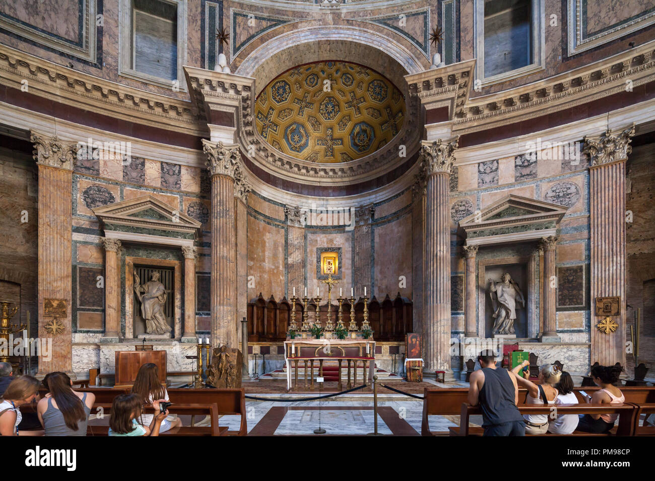L'altare maggiore, Pantheon a Roma Italia Foto Stock
