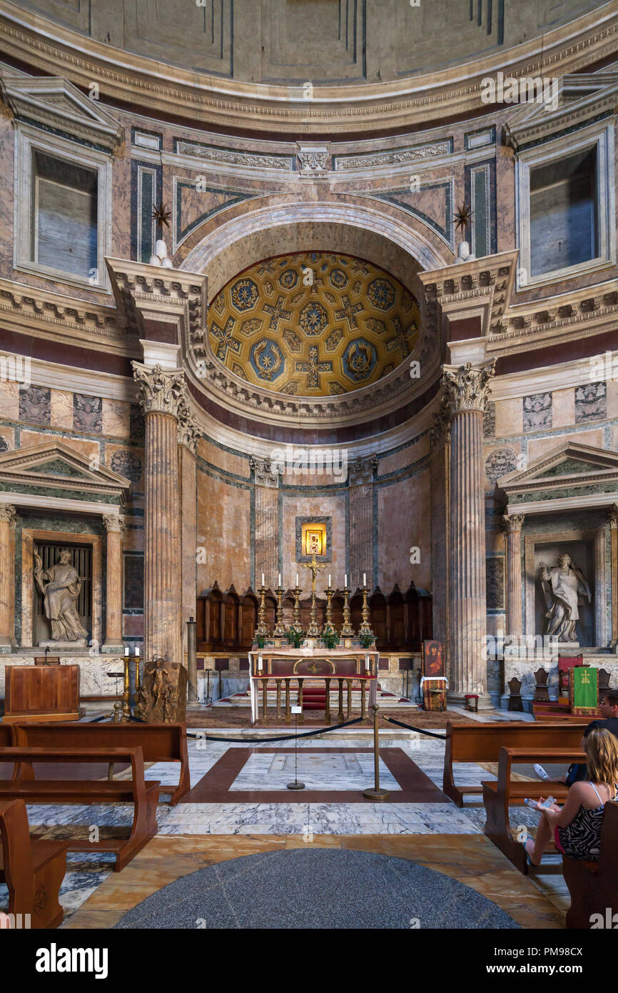 L'altare maggiore, Pantheon a Roma Italia Foto Stock