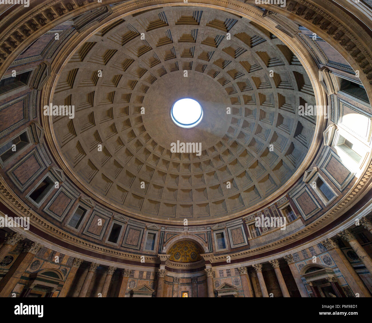Calcestruzzo a cassettoni cupola del Pantheon di Roma, Italia Foto Stock
