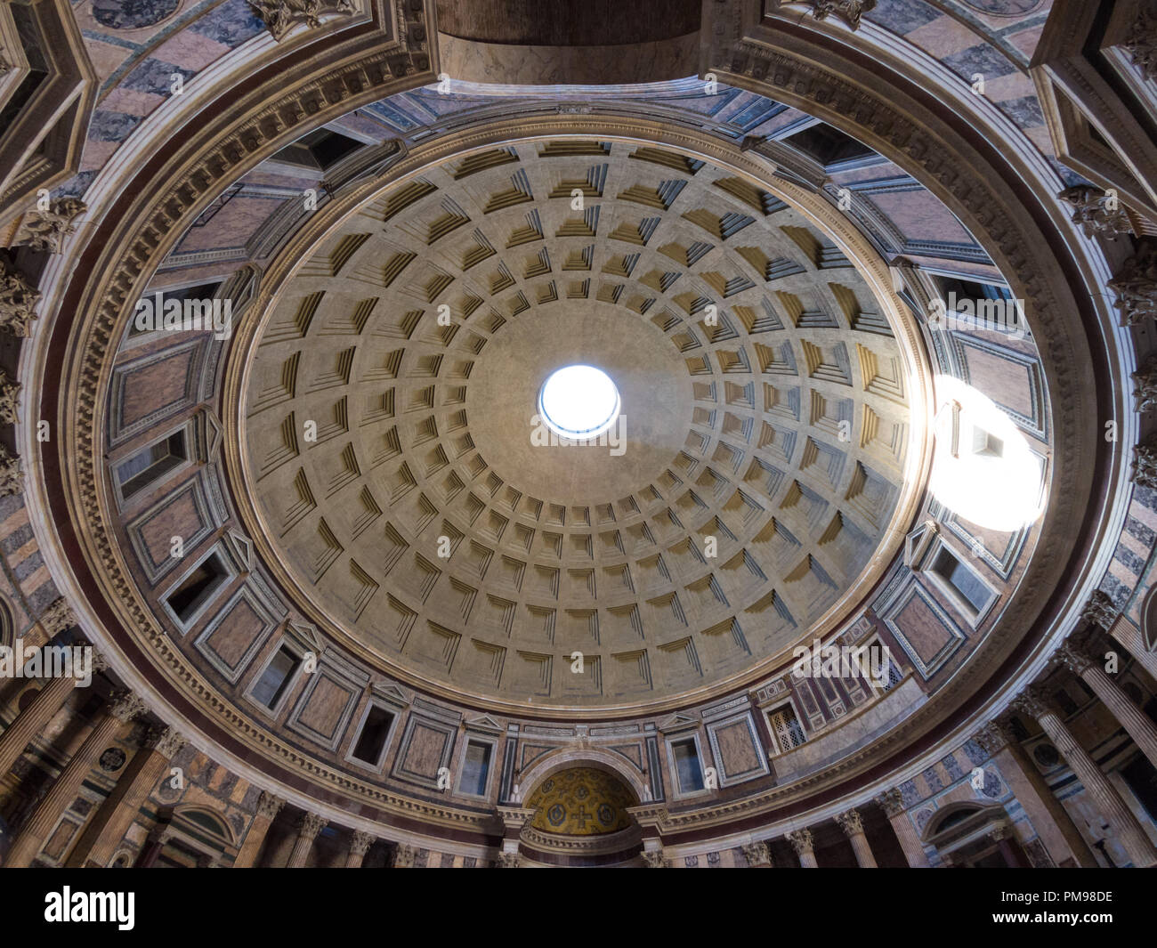 Calcestruzzo a cassettoni cupola del Pantheon di Roma, Italia Foto Stock