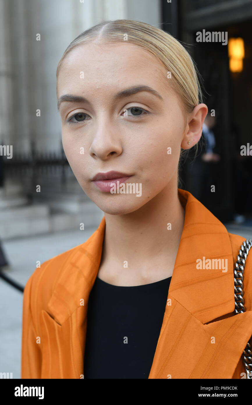 Londra, Regno Unito. 16 Sett 2018. Fashionista frequentare Fashion Scout - SS19 - London Fashion Week - Day 3, Londra, Regno Unito. 16 settembre 2018. Credito: Picture Capital/Alamy Live News Foto Stock