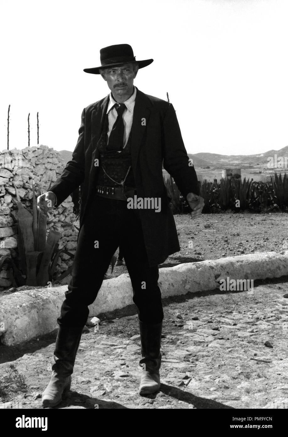 Studio Pubblicità ancora: "Per pochi dollari in più' Lee Van Cleef 1965 UA Riferimento File # 31780 071THA Foto Stock