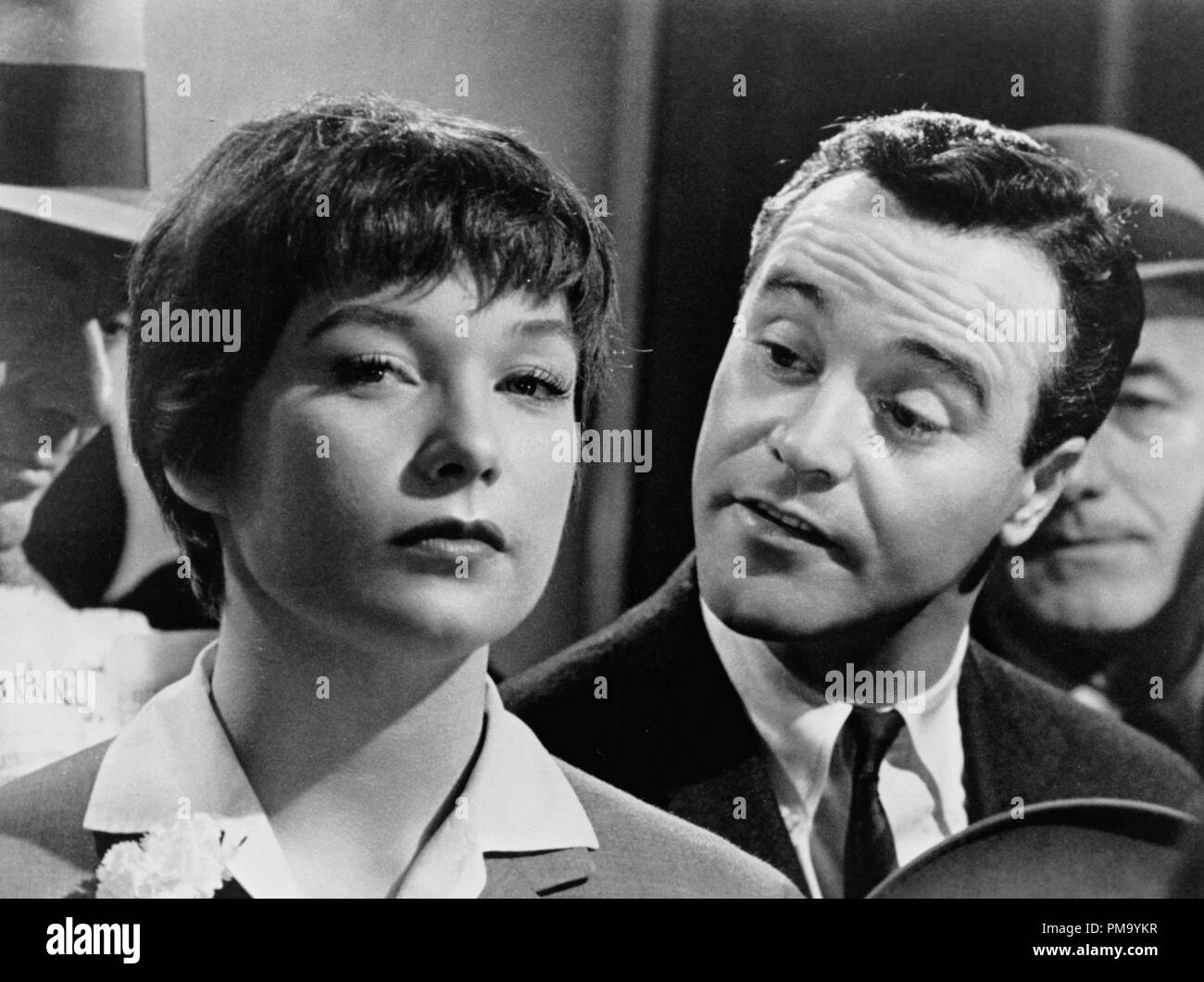 Studio Pubblicità ancora: "L'appartamento di Jack Lemmon e Shirley MacLaine 1960 UA Riferimento File # 31780 219 Foto Stock