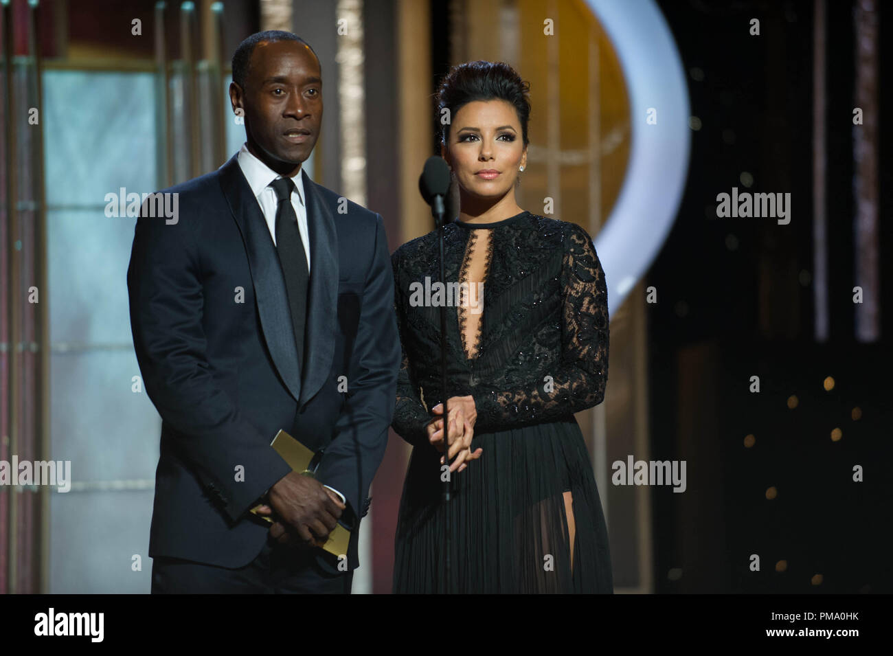 Don Cheadle e Eva Longoria presente il miglior mini serie o film TV al settantesimo Annuale di Golden Globe Awards presso il Beverly Hilton di Beverly Hills, CA domenica 13 gennaio, 2013. Foto Stock