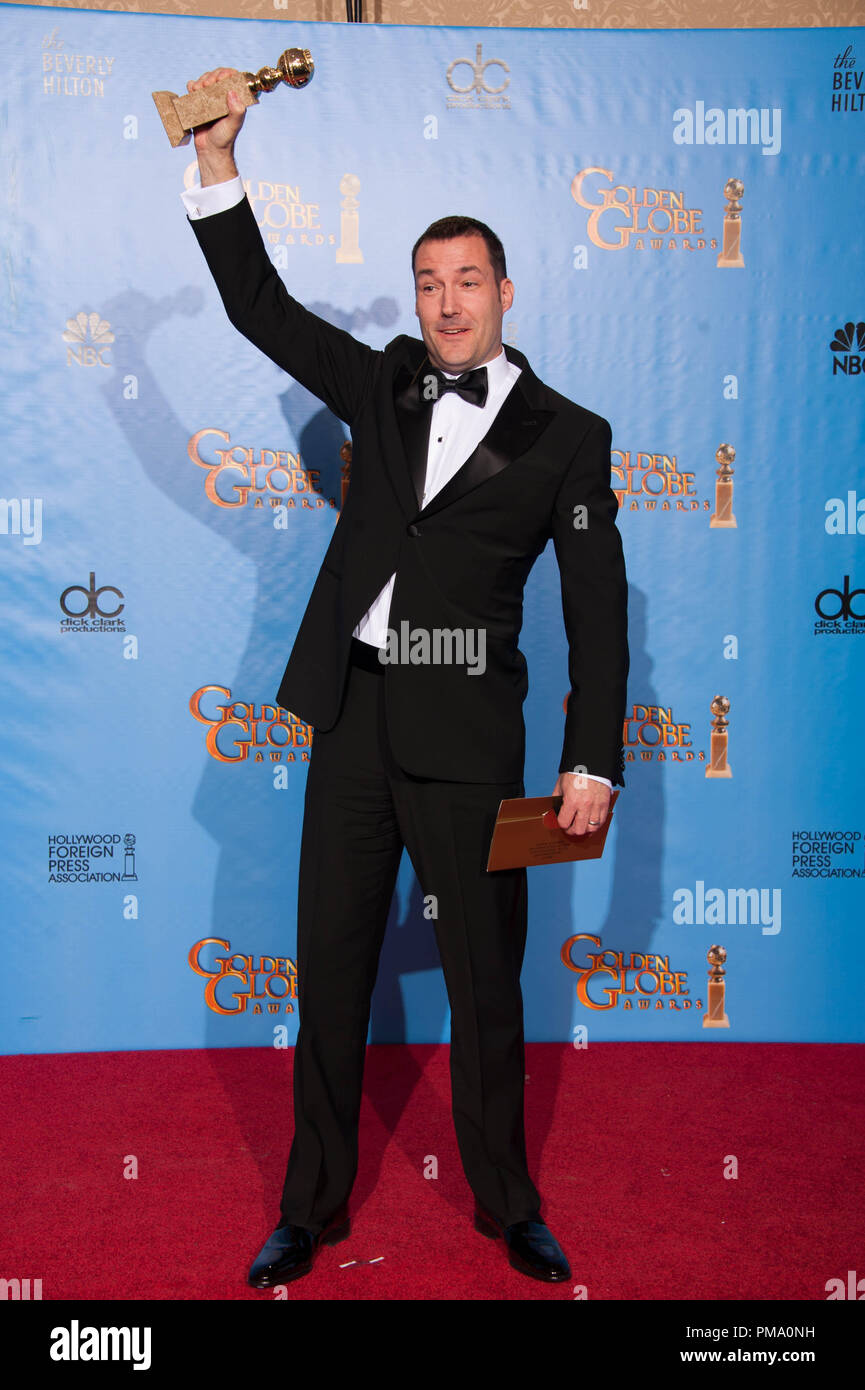 Per il miglior lungometraggio animato, il Golden Globe è aggiudicato a "Brave", prodotto da Walt Disney Pictures e Pixar Animation Studios e Walt Disney Pictures. Direttore Mark Andrews pone con il premio backstage in sala stampa al settantesimo Annuale di Golden Globe Awards presso il Beverly Hilton di Beverly Hills, CA domenica 13 gennaio, 2013. Foto Stock