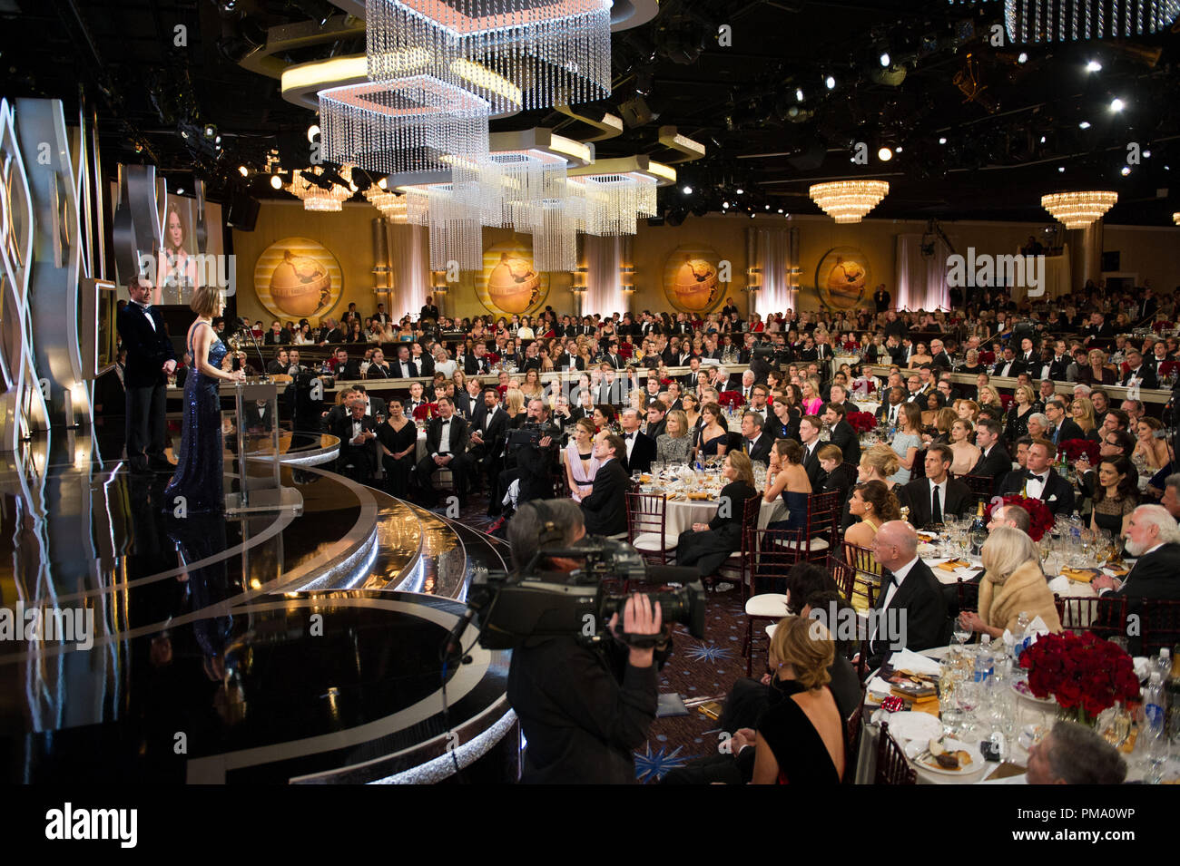 Jodie Foster accetta la Cecil B. DeMille Award per il suo "eccezionale contributo al campo di intrattenimento" al settantesimo Annuale di Golden Globe Awards presso il Beverly Hilton di Beverly Hills, CA domenica 13 gennaio, 2013. Foto Stock