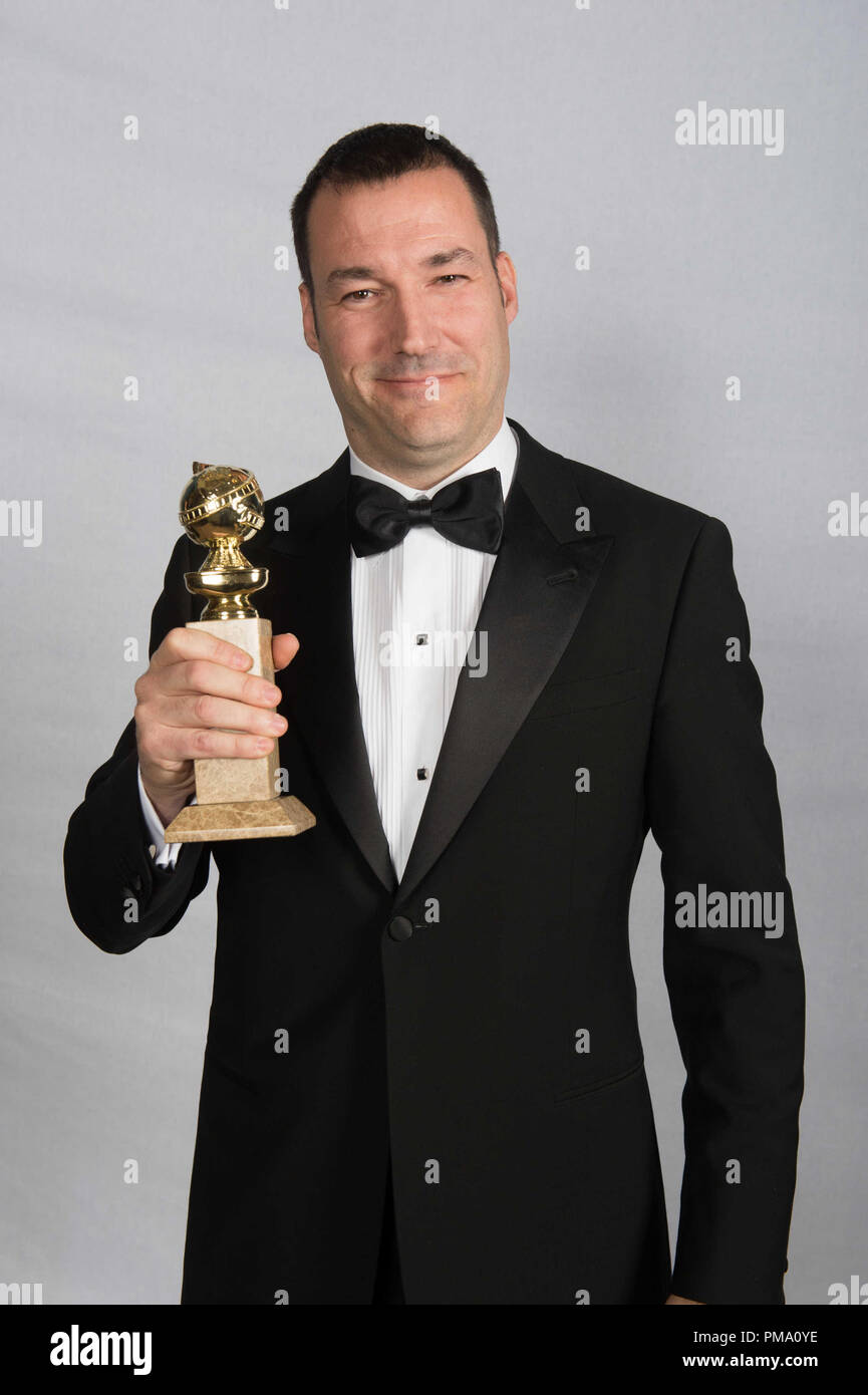Per il miglior lungometraggio animato, il Golden Globe è aggiudicato a "Brave", prodotto da Walt Disney Pictures e Pixar Animation Studios e Walt Disney Pictures. Mark Andrews pone con il premio backstage in sala stampa al settantesimo Annuale di Golden Globe Awards presso il Beverly Hilton di Beverly Hills, CA domenica 13 gennaio, 2013. Foto Stock