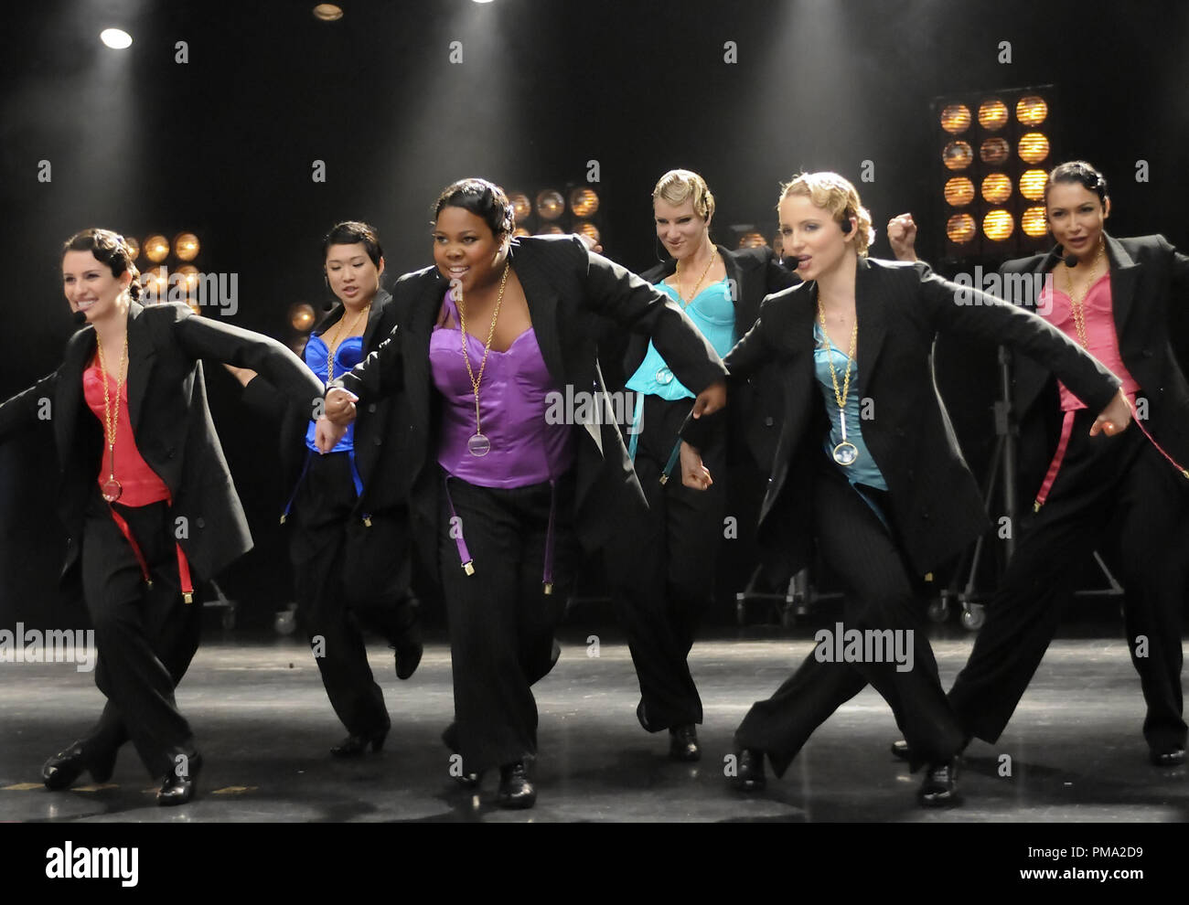 "Glee' stagione 1 (2009 - 2010) Glee Cast: raffigurato L-R: Naya Rivera, Amber Riley, Lea Michele, Heather Morris, Dianna Agron e Jenna Ushkowitz. Foto Stock