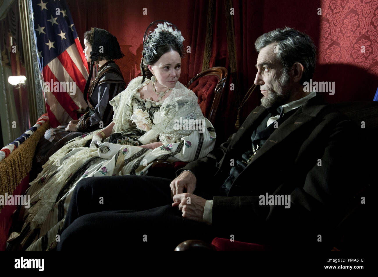 Sally Field e Daniel Day-Lewis appaiono in una scena da "Lincoln." 2012 Foto Stock