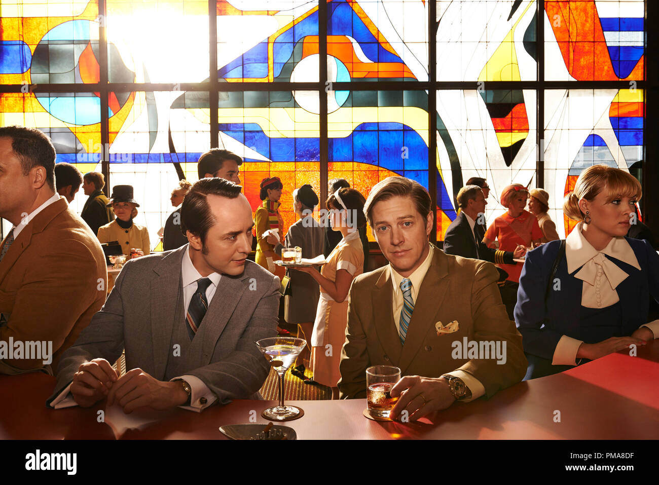 Pete Campbell (Vincent Kartheiser) e Ted Chaough (Kevin Rahm) - MAD MEN Stagione 7, Galleria - Photo credit: Frank Ockenfels 3/AMC Foto Stock