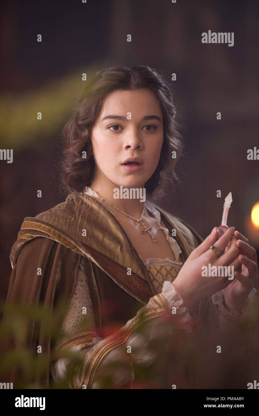 Hailee Steinfeld stelle in "ROMEO E GIULIETTA". Foto Stock